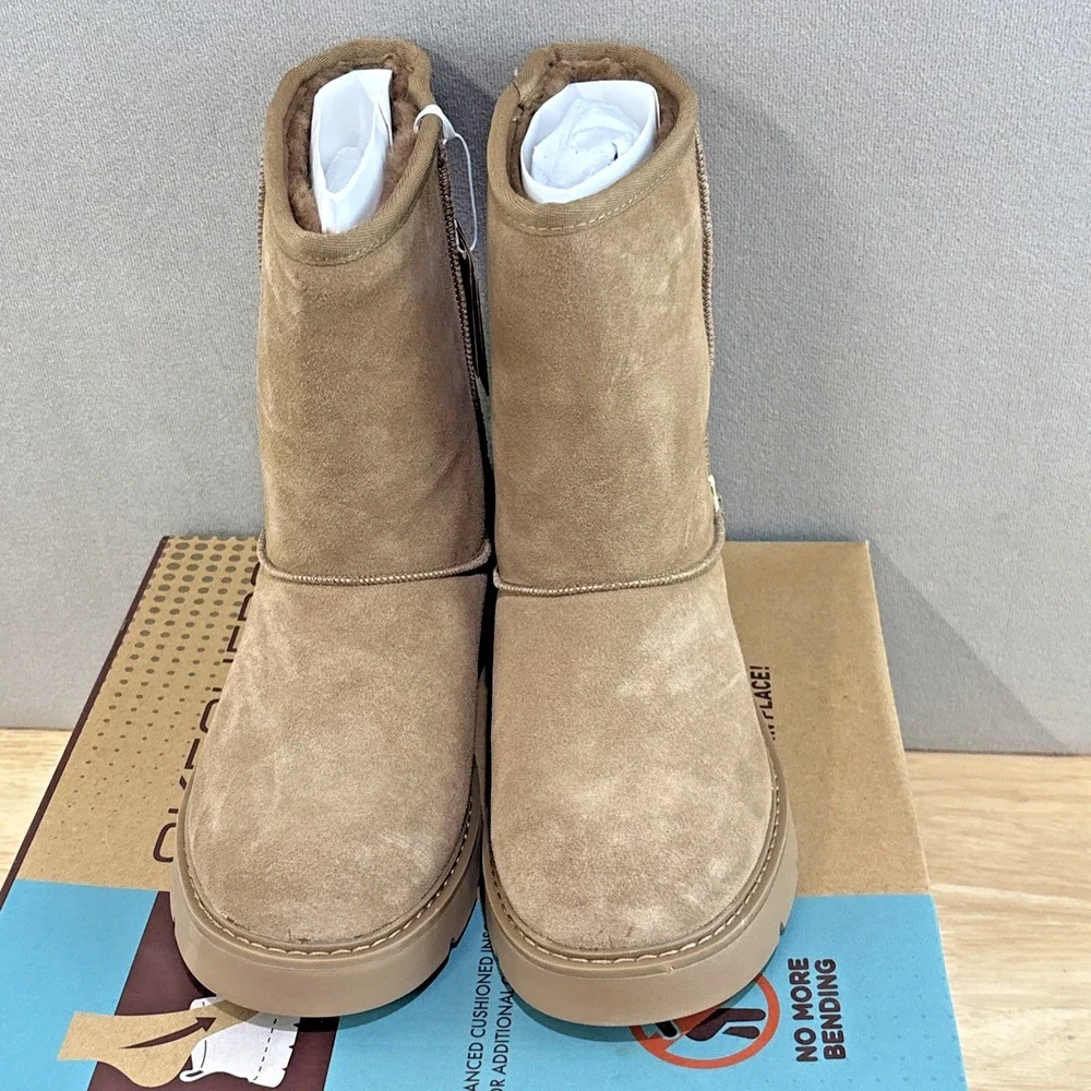 Woman’s Skechers Slip-Ins Keepsakes Cozy light brown boots sz 9 New box